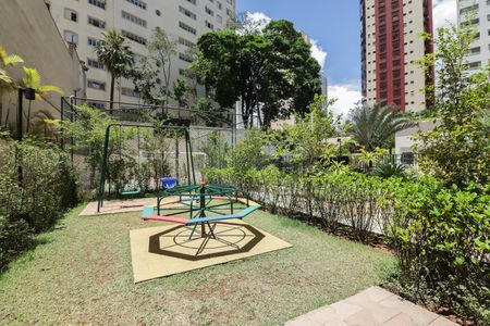 Apartamento à venda com 335m², 4 quartos e 6 vagas Apartamento à venda com 335m², 4 quartos e 6 vagasPlayground