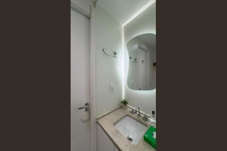 Banheiro de kitnet/studio para alugar com 1 quarto, 19m² em Jardim das Acacias, São Paulo