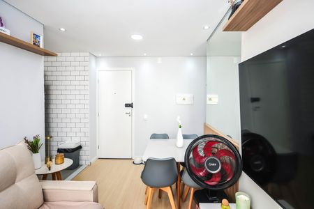 Sala de apartamento para alugar com 2 quartos, 45m² em Vila Cristalia, São Paulo