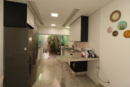 Casa à venda com 184m², 3 quartos e 4 vagasCozinha
