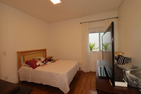 Casa à venda com 184m², 3 quartos e 4 vagasSuíte 2