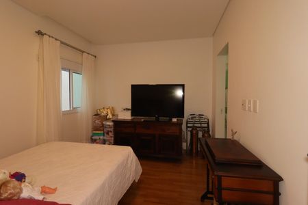Casa à venda com 184m², 3 quartos e 4 vagasSuíte 2