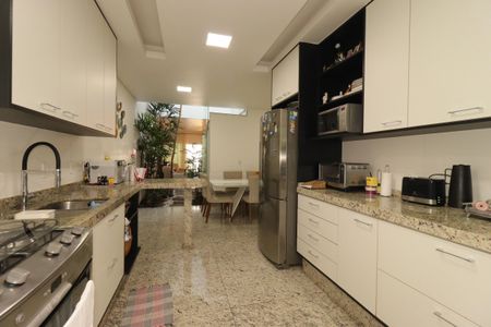 Casa à venda com 184m², 3 quartos e 4 vagasCozinha