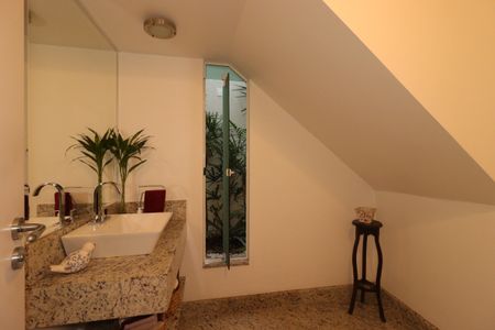 Casa à venda com 184m², 3 quartos e 4 vagasLavabo