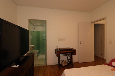 Casa à venda com 184m², 3 quartos e 4 vagasSuíte 2