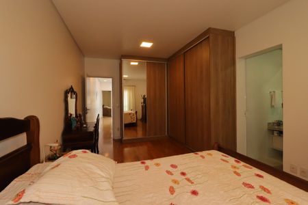 Casa à venda com 184m², 3 quartos e 4 vagasSuíte 3