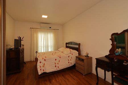 Casa à venda com 184m², 3 quartos e 4 vagasSuíte 3