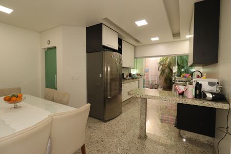 Casa à venda com 184m², 3 quartos e 4 vagasSala de Jantar