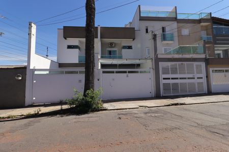 Casa à venda com 184m², 3 quartos e 4 vagasFachada