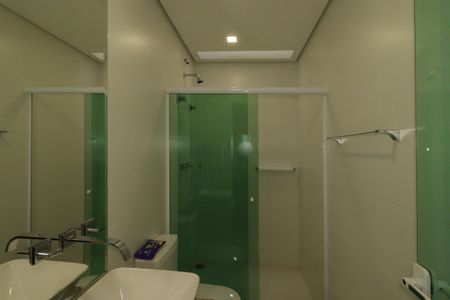 Casa à venda com 184m², 3 quartos e 4 vagasBanheiro da Suíte 2