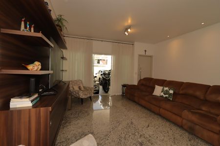 Casa à venda com 184m², 3 quartos e 4 vagasSala