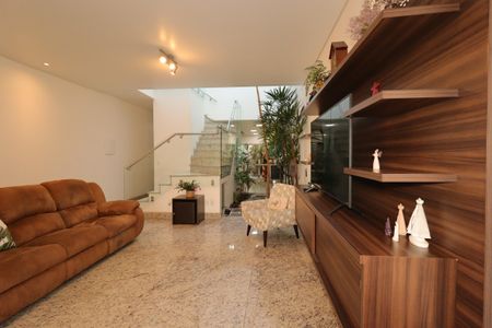 Casa à venda com 184m², 3 quartos e 4 vagasSala