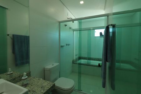 Casa à venda com 184m², 3 quartos e 4 vagasBanheiro da Suíte 3