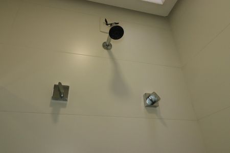 Casa à venda com 184m², 3 quartos e 4 vagasBanheiro da Suíte 2 - Chuveiro