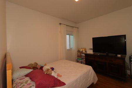 Casa à venda com 184m², 3 quartos e 4 vagasSuíte 2