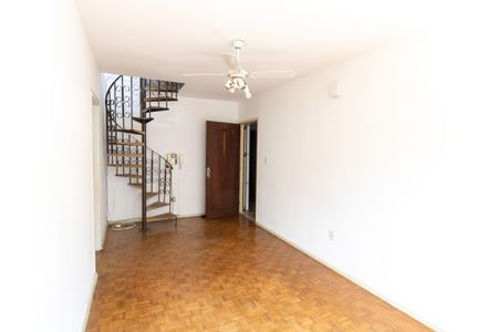 Apartamento à venda com 132m², 2 quartos e 1 vaga Apartamento à venda com 132m², 2 quartos e 1 vagaSala