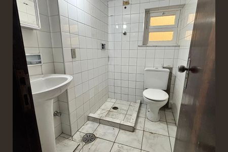 Casa para alugar com 50m², 2 quartos e sem vaga Casa para alugar com 50m², 2 quartos e sem vagaBanheiro 1
