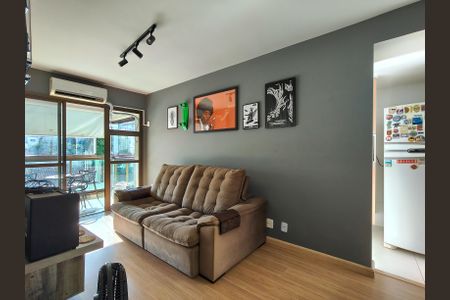 Apartamento à venda com 72m², 2 quartos e 1 vagaSala