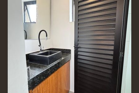 Banheiro de apartamento para alugar com 1 quarto, 55m² em Mirandópolis, São Paulo