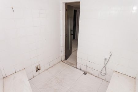 Apartamento à venda com 270m², 4 quartos e 4 vagas Apartamento à venda com 270m², 4 quartos e 4 vagassauna