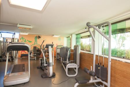 Apartamento à venda com 270m², 4 quartos e 4 vagas Apartamento à venda com 270m², 4 quartos e 4 vagasÁrea comum - Academia