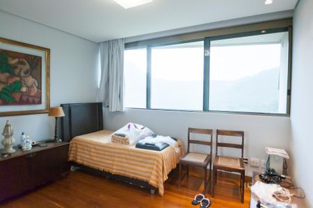 Apartamento à venda com 270m², 4 quartos e 4 vagas Apartamento à venda com 270m², 4 quartos e 4 vagassuite 3