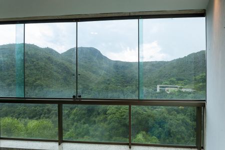 Apartamento à venda com 270m², 4 quartos e 4 vagas Apartamento à venda com 270m², 4 quartos e 4 vagasvaranda suite 4