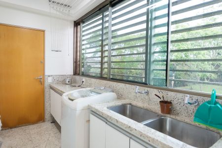 Apartamento à venda com 270m², 4 quartos e 4 vagas Apartamento à venda com 270m², 4 quartos e 4 vagasÁrea de Serviço