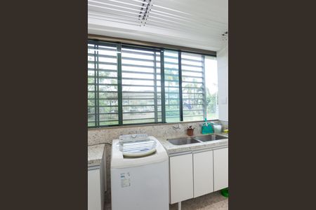 Apartamento à venda com 270m², 4 quartos e 4 vagas Apartamento à venda com 270m², 4 quartos e 4 vagasÁrea de Serviço