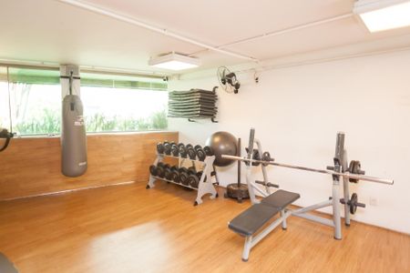 Apartamento à venda com 270m², 4 quartos e 4 vagas Apartamento à venda com 270m², 4 quartos e 4 vagasÁrea comum - Academia