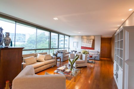 Apartamento à venda com 270m², 4 quartos e 4 vagas Apartamento à venda com 270m², 4 quartos e 4 vagassala