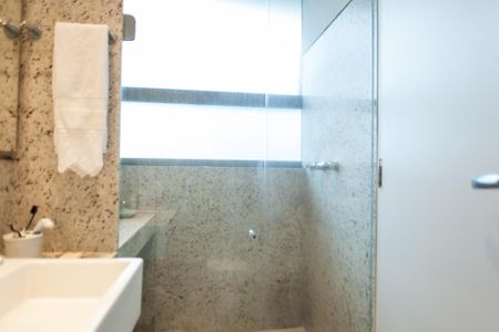 Apartamento à venda com 270m², 4 quartos e 4 vagas Apartamento à venda com 270m², 4 quartos e 4 vagasBanheiro suite 2