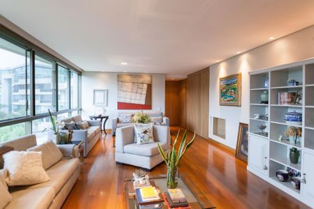 Apartamento à venda com 270m², 4 quartos e 4 vagas Apartamento à venda com 270m², 4 quartos e 4 vagassala