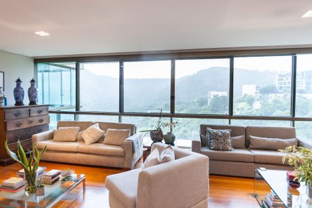 Apartamento à venda com 270m², 4 quartos e 4 vagas Apartamento à venda com 270m², 4 quartos e 4 vagassala