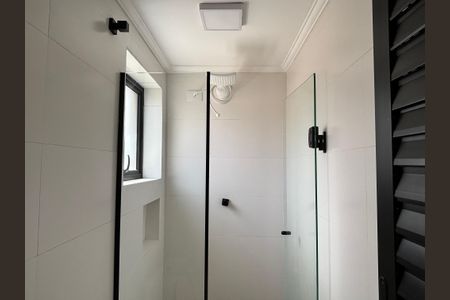 Banheiro de apartamento para alugar com 1 quarto, 50m² em Mirandópolis, São Paulo