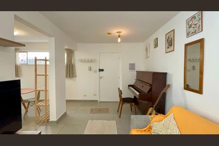 Sala de apartamento para alugar com 2 quartos, 70m² em Alto de Pinheiros, São Paulo