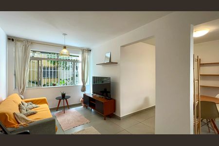 Sala de apartamento para alugar com 2 quartos, 70m² em Alto de Pinheiros, São Paulo