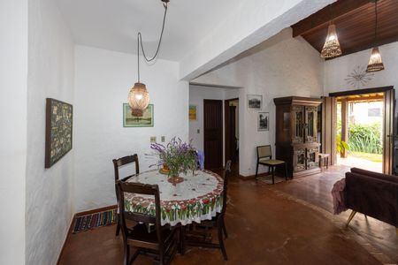 Casa à venda com 195m², 3 quartos e 2 vagas Casa à venda com 195m², 3 quartos e 2 vagasSala de Jantar