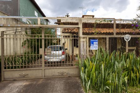 Casa à venda com 195m², 3 quartos e 2 vagas Casa à venda com 195m², 3 quartos e 2 vagasFachada Placa