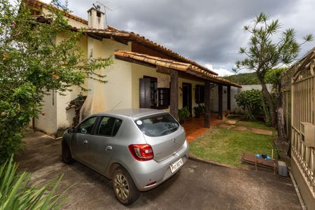Casa à venda com 195m², 3 quartos e 2 vagas Casa à venda com 195m², 3 quartos e 2 vagasQuintal