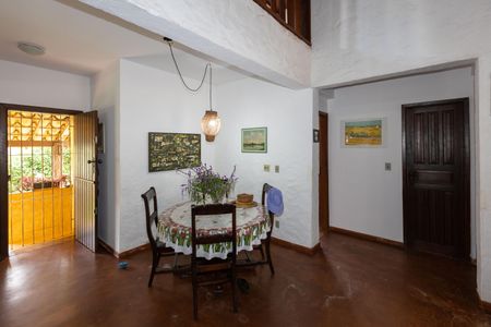 Casa à venda com 195m², 3 quartos e 2 vagas Casa à venda com 195m², 3 quartos e 2 vagasSala de Jantar