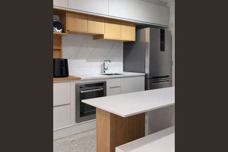 Cozinha de apartamento para alugar com 1 quarto, 27m² em Vila Olímpia, São Paulo