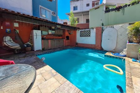 Casa à venda com 400m², 4 quartos e 1 vagaQuintal
