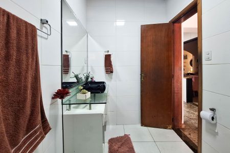 Casa à venda com 400m², 4 quartos e 1 vagaBanheiro 1