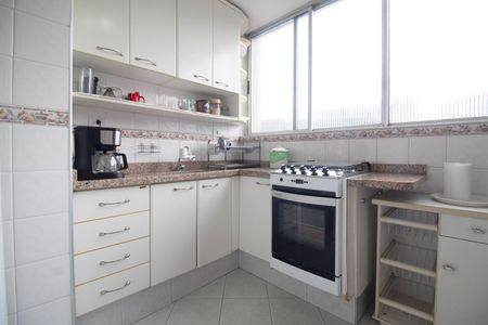 Apartamento para alugar com 72m², 2 quartos e 1 vaga