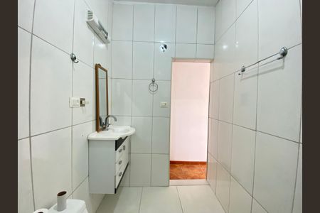 Casa para alugar com 56m², 1 quarto e sem vaga