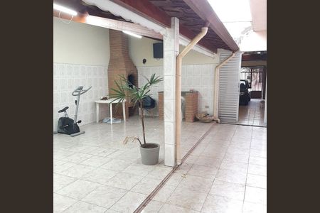 Área externa de casa à venda com 3 quartos, 170m² em Vila Alpina, São Paulo