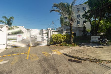 Apartamento para alugar com 46m², 2 quartos e 1 vaga Apartamento para alugar com 46m², 2 quartos e 1 vagaFachada