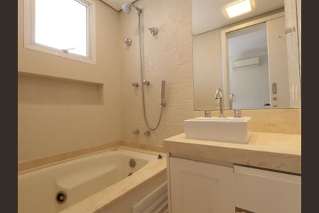 Apartamento para alugar com 384m², 4 quartos e 4 vagasBanheiro da Suíte 3