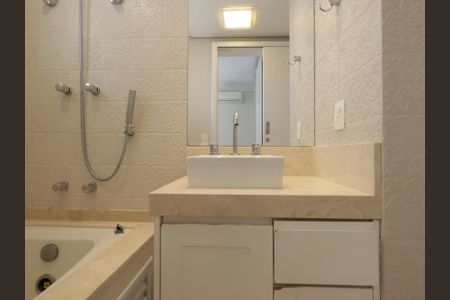 Apartamento para alugar com 384m², 4 quartos e 4 vagasBanheiro da Suíte 3